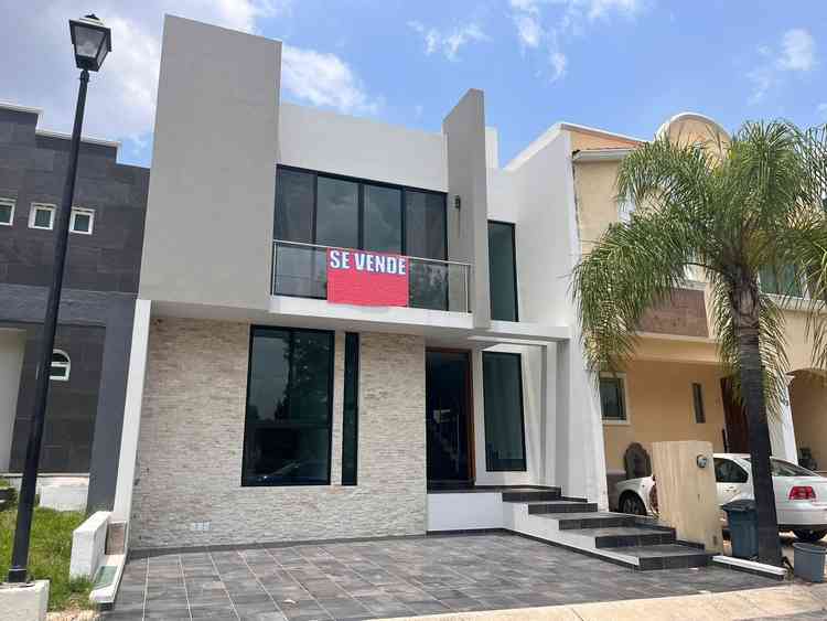 casa en venta paseo del castillo casa fuerte tlajomulco de zuniga jalisco pHkGNpa